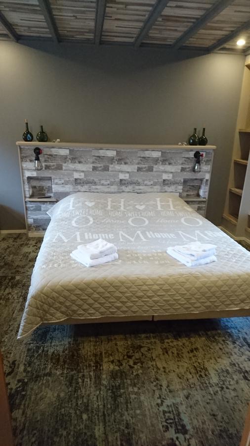 De Cyprian Bed & Breakfast Kaard Экстерьер фото